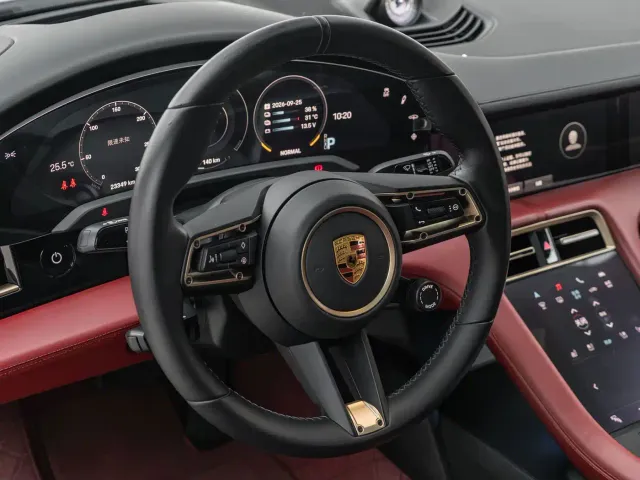 Porsche Taycan — Фото автомобиля 19