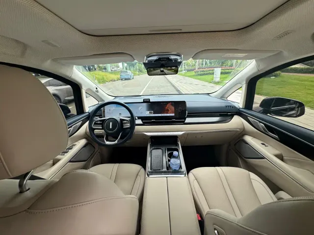 WEY WEY Alpine 2023 AWD Executive Long Wheelbase — Фото автомобиля 14