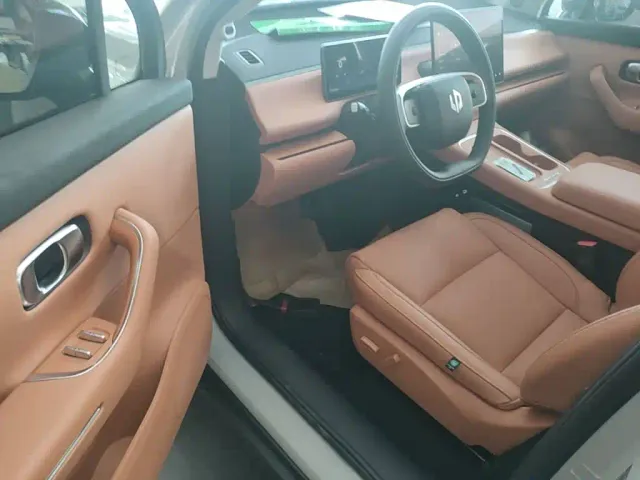 Leapmotor C10 — Фото автомобиля 15
