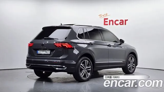 Volkswagen Tiguan 2nd Gen — Фото автомобиля 2