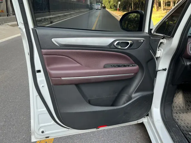 GAC Trumpchi M6 — Фото автомобиля 4