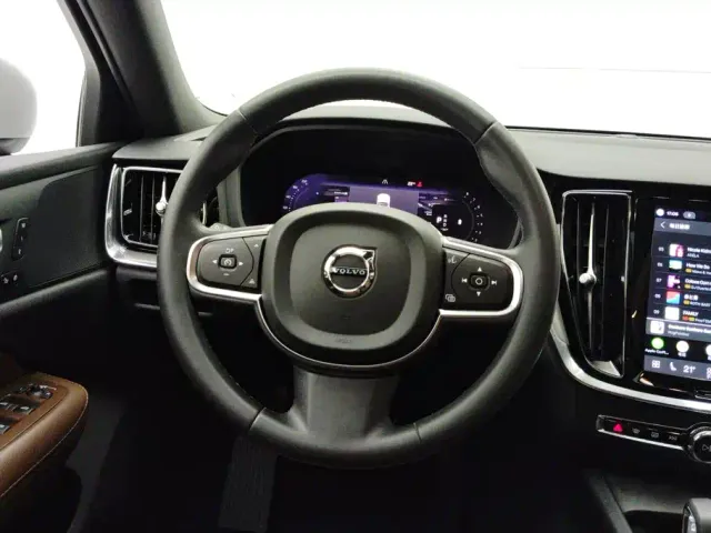 Volvo S60 — Фото автомобиля 15