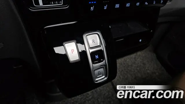Hyundai Staria Staria 4WD Lounge 9 мест — Фото автомобиля 9