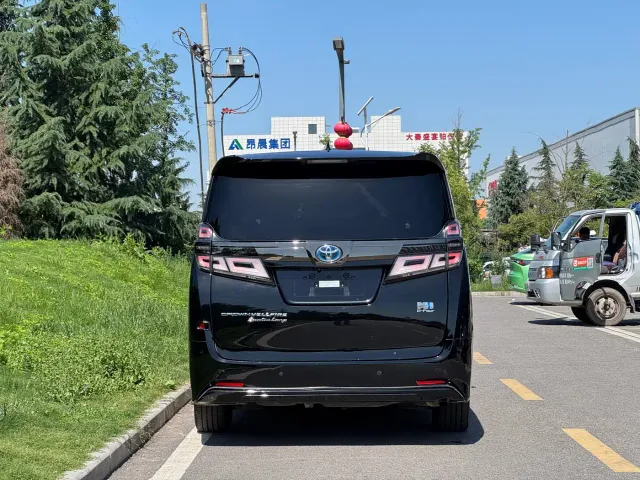 Toyota Vellfire — Фото автомобиля 23