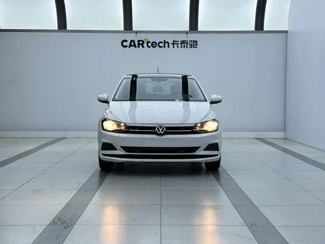 Volkswagen Polo — Фото автомобиля 2