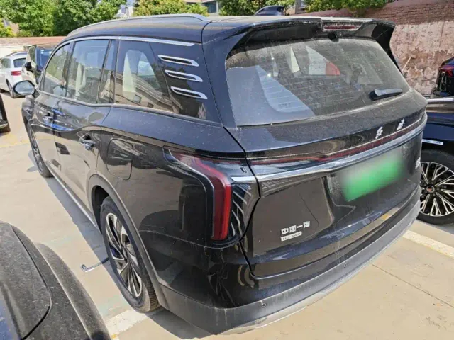Hongqi HS7 PHEV — Фото автомобиля 4