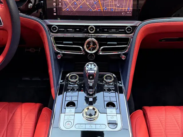 Bentley Flying Spur — Фото автомобиля 8
