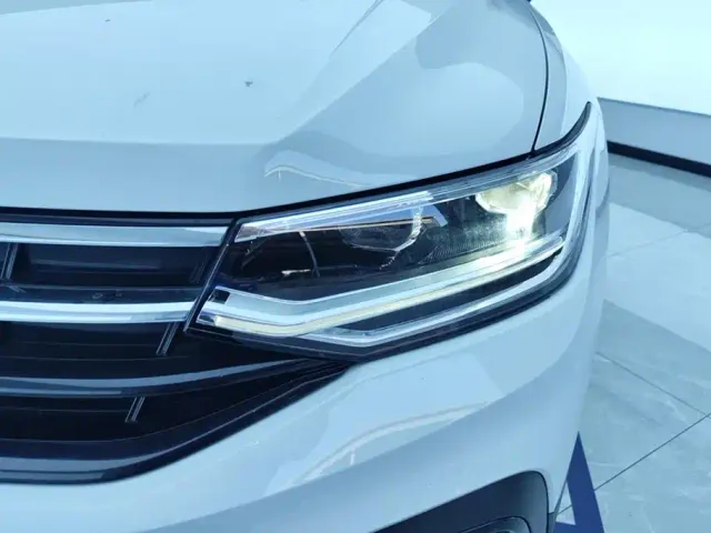 Volkswagen Tiguan L — Фото автомобиля 5