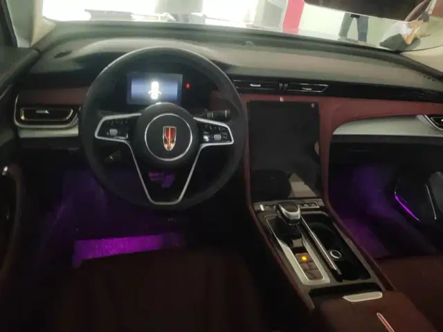 Hongqi H5 — Фото автомобиля 12