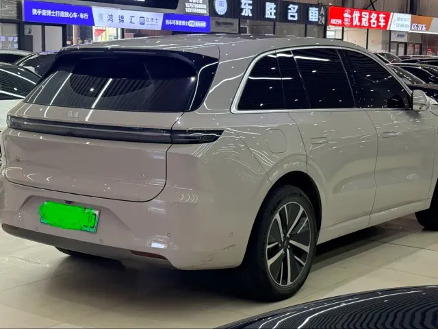 Li Auto L6 — Фото автомобиля 6
