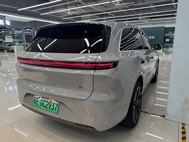 Li Auto L6 — Фото автомобиля 9