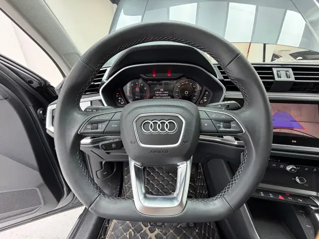 Audi Q3 — Фото автомобиля 10
