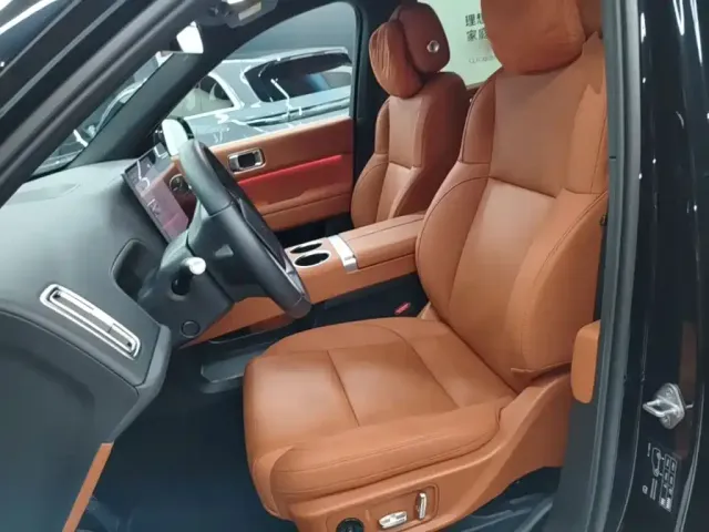 Li Auto L6 — Фото автомобиля 14