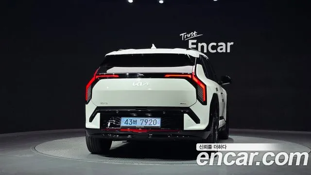 Kia EV3 — Фото автомобиля 4