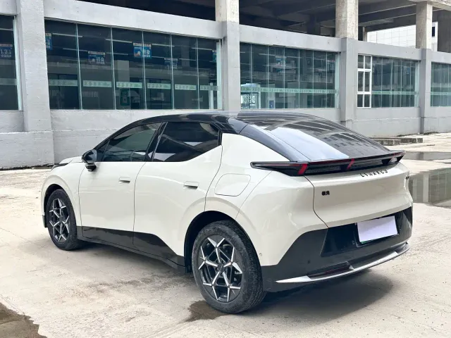 Lynk & Co Z20 — Фото автомобиля 7