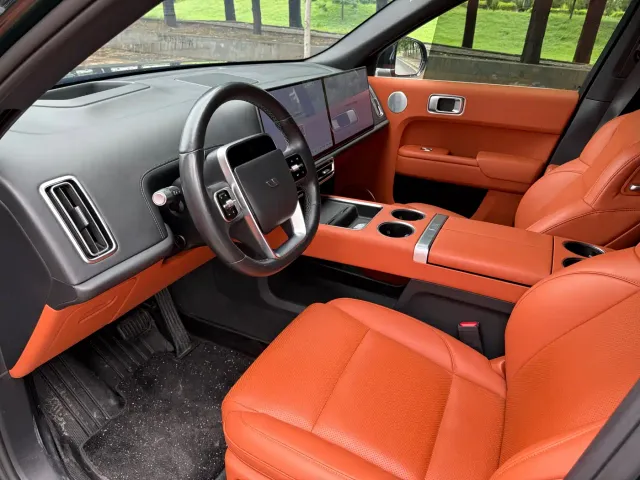 Li Auto L9 — Фото автомобиля 7