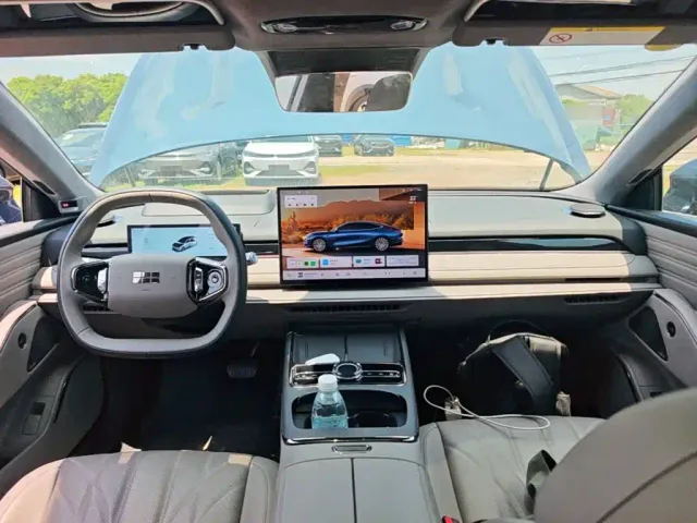 Geely Galaxy Xingyao 8 — Фото автомобиля 9
