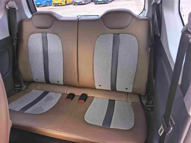 Wuling Hongguang Mini EV — Фото автомобиля 8