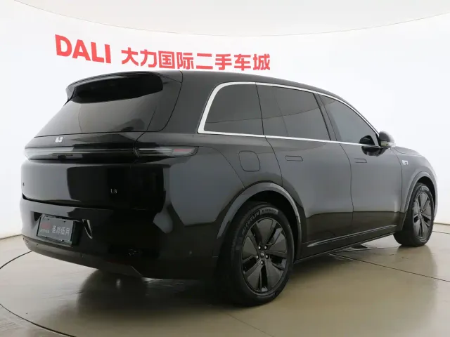 Li Auto L8 — Фото автомобиля 13