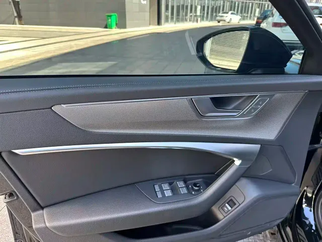Audi A6L — Фото автомобиля 18