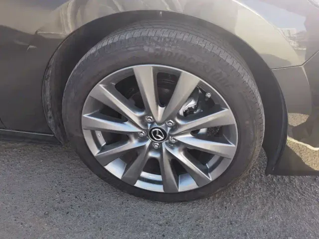 Mazda Axela — Фото автомобиля 10