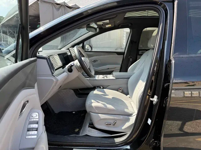 BYD Song Ultra — Фото автомобиля 10