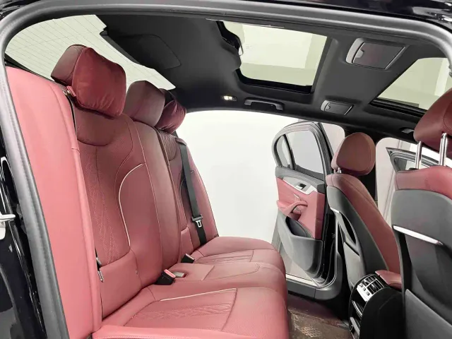 BMW 5 Series — Фото автомобиля 6