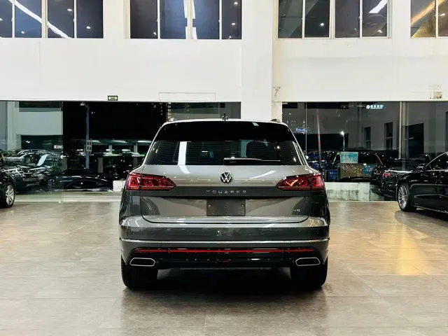 Volkswagen Touareg — Фото автомобиля 5