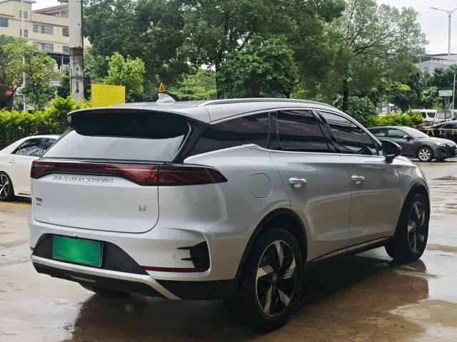 BYD Tang — Фото автомобиля 5