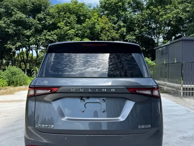 Wuling Jiachen — Фото автомобиля 5