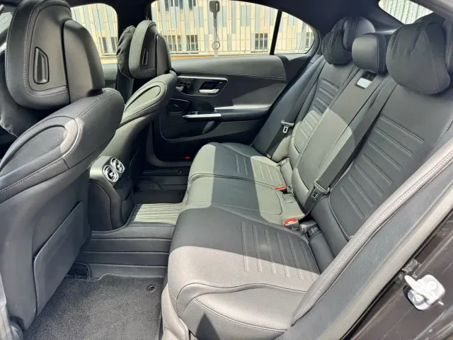 Mercedes-Benz C-Class — Фото автомобиля 15
