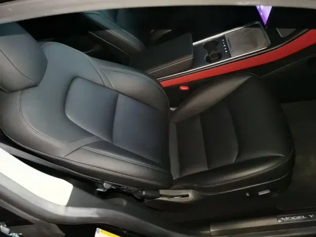 Tesla Model Y — Фото автомобиля 24