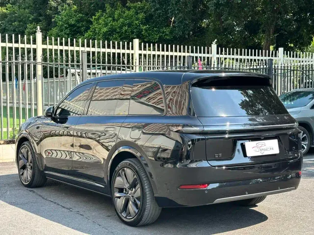 Li Auto L9 — Фото автомобиля 6