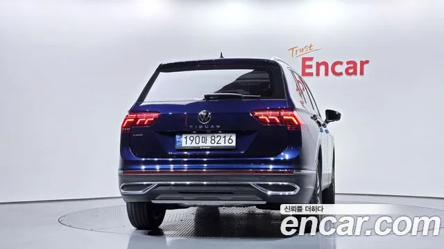 Volkswagen Tiguan — Фото автомобиля 4