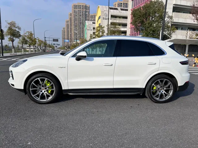 Porsche Cayenne — Фото автомобиля 4