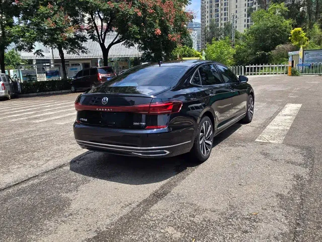 Volkswagen Passat — Фото автомобиля 19
