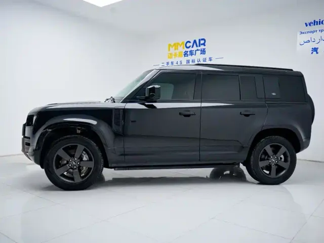 Land Rover Defender — Фото автомобиля 13