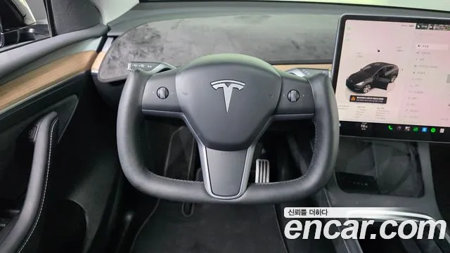 Tesla Model Y — Фото автомобиля 18