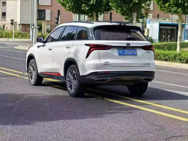 Changan CS75 Plus — Фото автомобиля 7