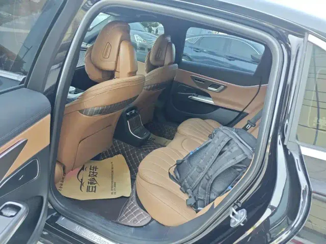 Mercedes-Benz E-Class — Фото автомобиля 6