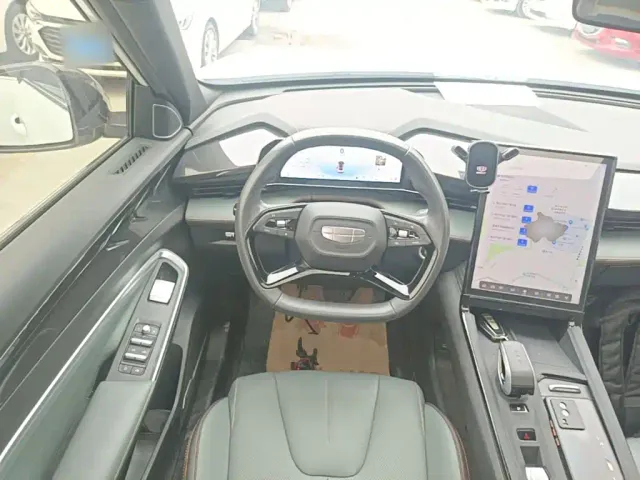 Geely Boyue — Фото автомобиля 10