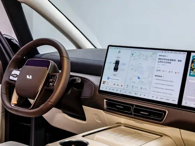 Li Auto MEGA — Фото автомобиля 15
