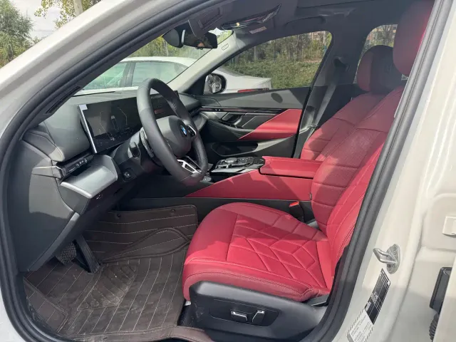 BMW 5 Series — Фото автомобиля 4