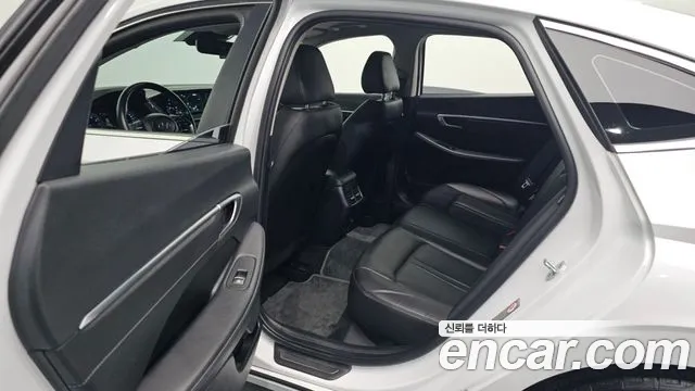 Hyundai Sonata Sonata (DN8) 2.0 LPG(Для проката) — Фото автомобиля 12