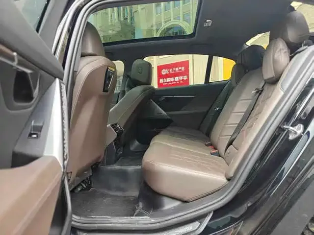 BMW 5 Series — Фото автомобиля 9