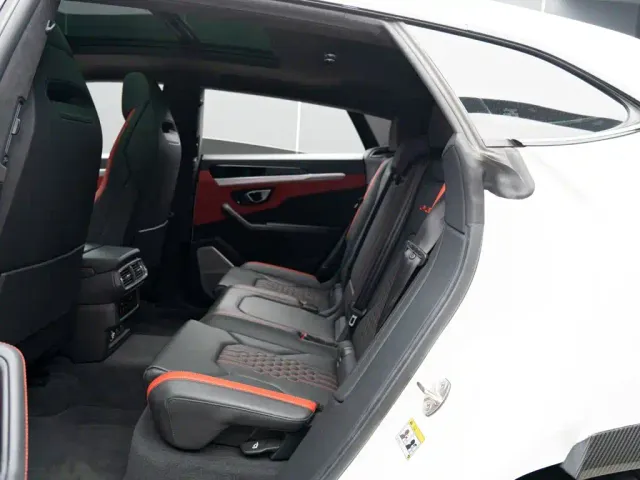 Lamborghini Urus — Фото автомобиля 11