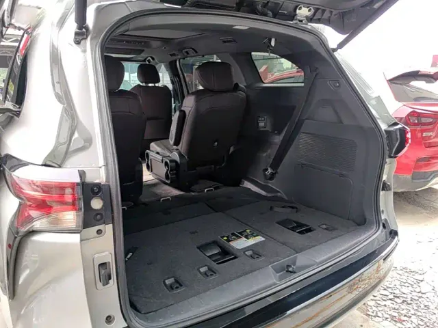 Toyota Sienna — Фото автомобиля 18