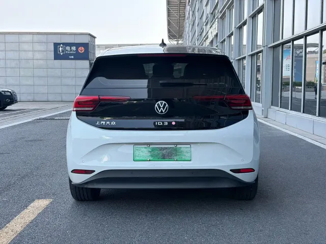 Volkswagen ID.3 — Фото автомобиля 15