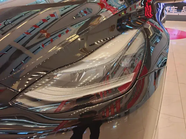 Tesla Model Y — Фото автомобиля 19