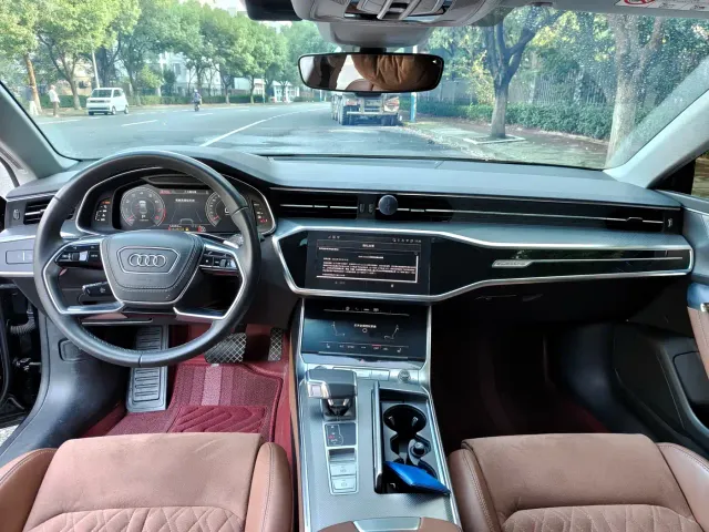 Audi A7L — Фото автомобиля 4